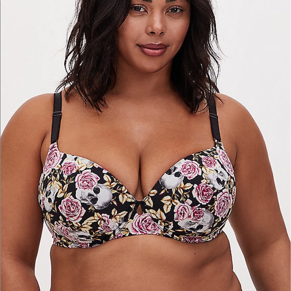 Nwt Torrid Black Skull Rose smooth T Shirt Bra